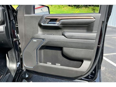 Used 2024 Chevrolet Silverado 1500 LT Trail Boss w/ LT Trail Boss Premium Package AWD/4WD image 22