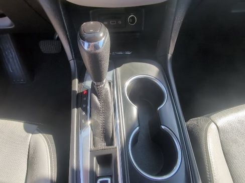 Used 2020 Chevrolet Equinox Premier FWD image 22