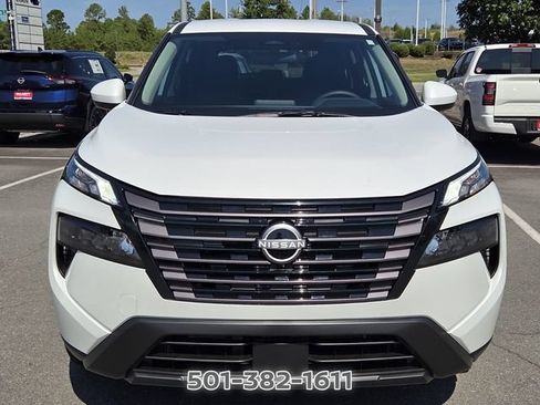 Certified 2026 Nissan Rogue SV FWD image 5