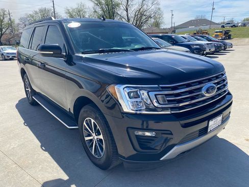 Used 2019 Ford Expedition XLT w/ Equipment Group 202A image 4