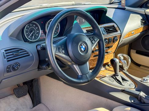 Used 2005 BMW 645Ci Convertible RWD image 2
