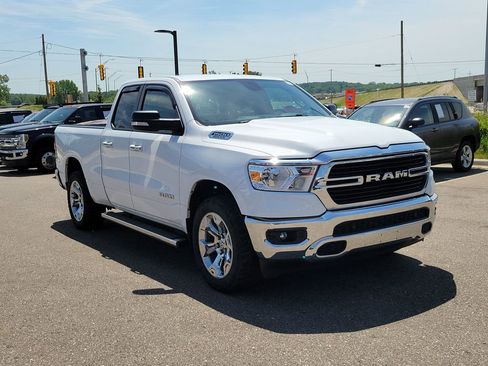 Used 2020 RAM 1500 Big Horn AWD/4WD image 2
