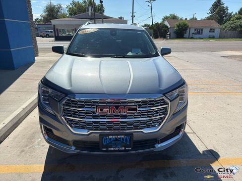 Used 2023 GMC Terrain Denali image 3