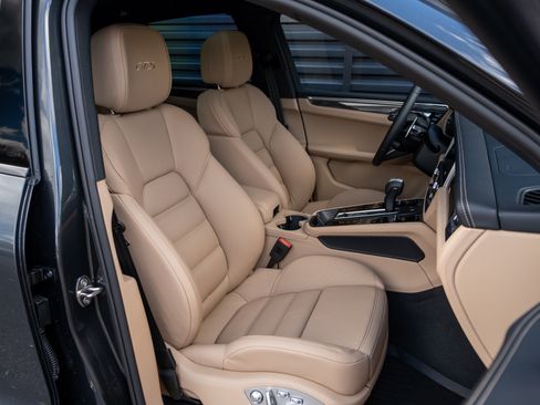 New 2026 Porsche Macan GTS image 39