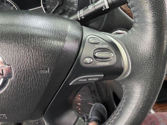 Used 2018 Nissan Pathfinder Platinum AWD/4WD image 12