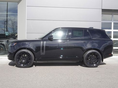 New 2026 Land Rover Range Rover SE image 8