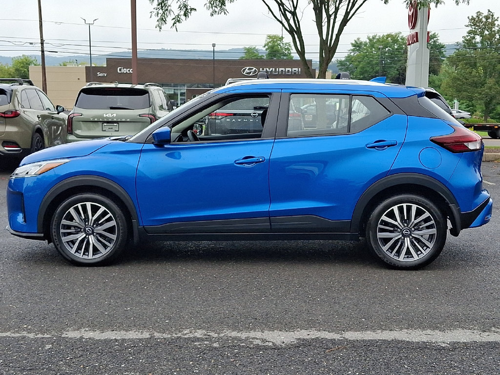 Used 2024 Nissan Kicks SV w/ Exterior Package FWD image 6