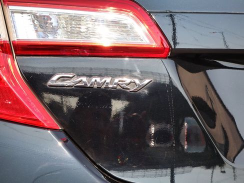 Used 2014 Toyota Camry SE w/ Moonroof Package FWD image 66