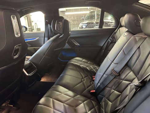 Used 2024 BMW 740i xDrive image 9