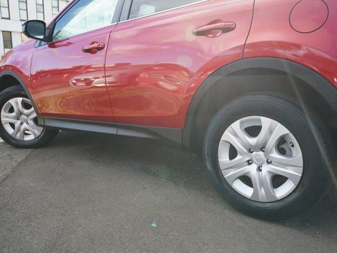 Used 2015 Toyota RAV4 LE FWD image 6