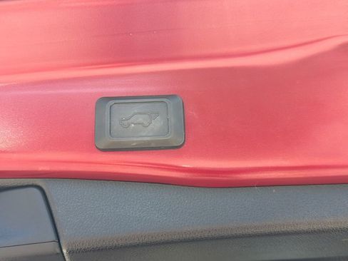 Used 2019 Toyota RAV4 Limited AWD/4WD image 15