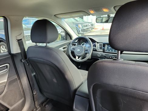 Used 2018 Kia Niro LX FWD image 13