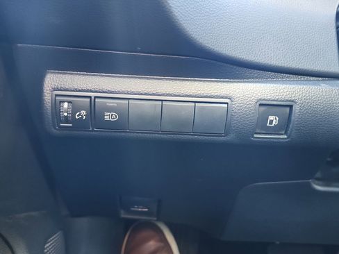 Used 2023 Toyota Corolla LE image 19