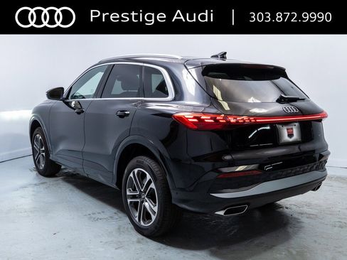 Used 2025 Audi Q5 Premium w/ Convenience Package image 4