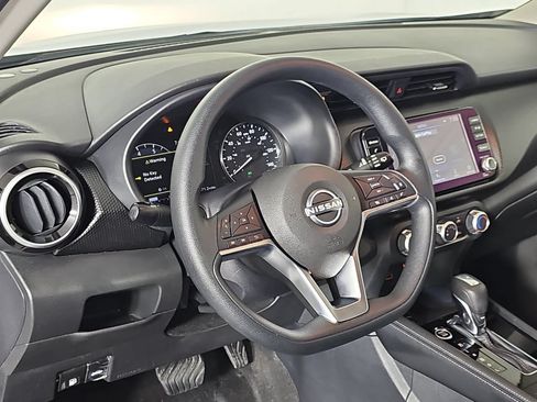 Used 2024 Nissan Kicks SV FWD image 15