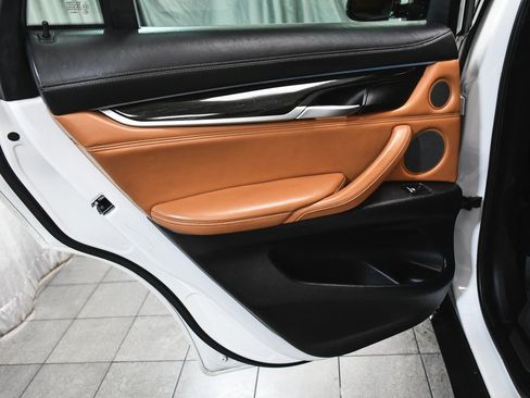 Used 2017 BMW X6 xDrive35i image 11