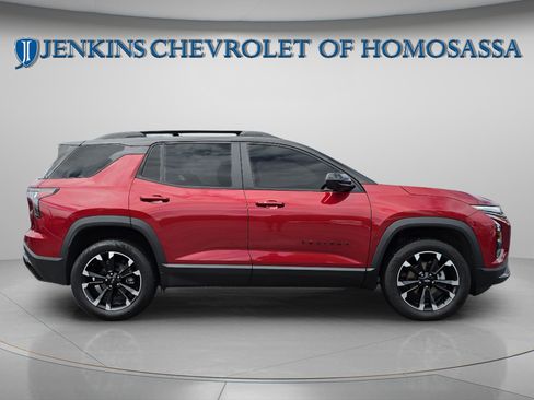 Used 2025 Chevrolet Equinox RS w/ Safety and Technology Package image 3