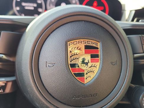 Certified 2024 Porsche Cayenne Coupe image 22