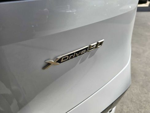 Used 2023 BMW iX xDrive50 w/ Sport Package AWD/4WD image 17