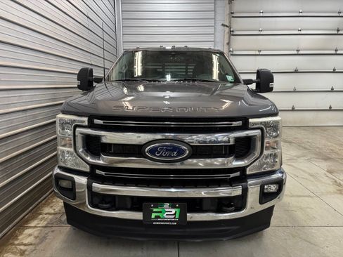 Used 2022 Ford F250 XLT w/ XLT Value Package AWD/4WD image 2