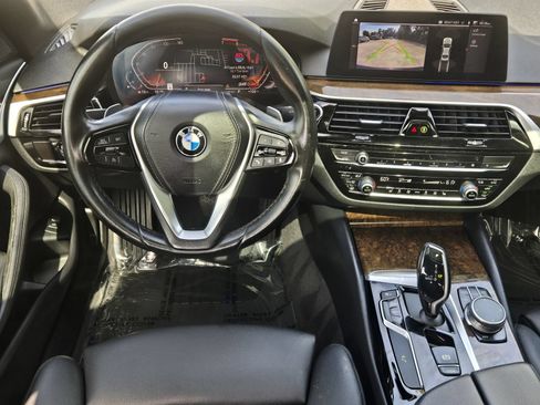 Used 2020 BMW 530i w/ Convenience Package RWD image 24