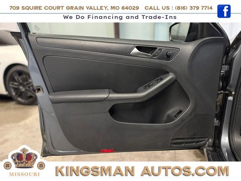 Used 2012 Volkswagen Jetta SE FWD image 9