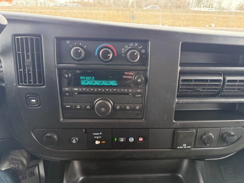 Used 2017 Chevrolet Express 3500 LT w/ LT Preferred Equipment Group image 16