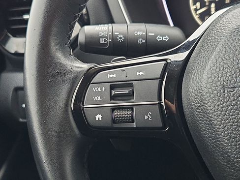 Used 2025 Honda Pilot EX-L image 17
