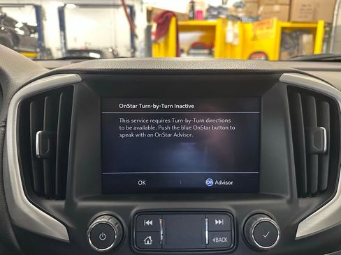 Used 2024 GMC Terrain SLT image 27