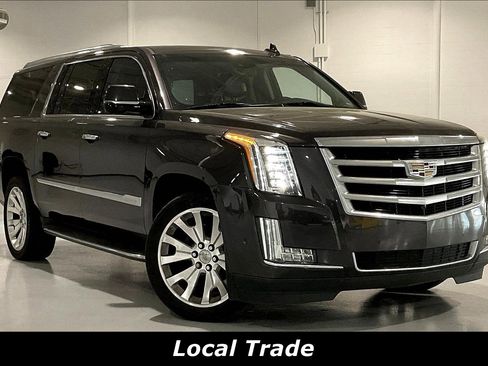 Used 2018 Cadillac Escalade ESV Luxury AWD/4WD image 2