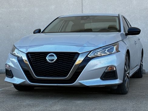 Used 2021 Nissan Altima 2.5 SR FWD image 10