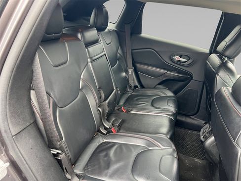 Used 2014 Jeep Cherokee Trailhawk w/ Technology Group image 15