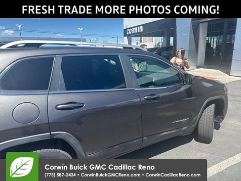 Used 2014 Jeep Cherokee Limited w/ Technology Group AWD/4WD image 9