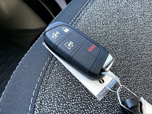 Used 2024 RAM ProMaster 2500 w/ Convenience Group image 10