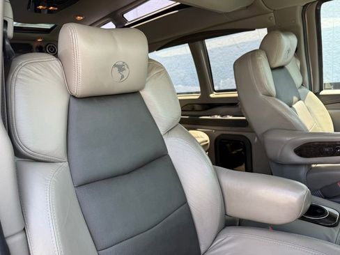Used 2020 GMC Savana 2500 Extended w/ Enhanced Convenience Package image 35