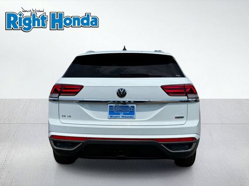 Used 2020 Volkswagen Atlas Cross Sport SE w/ Towing Package AWD/4WD image 7