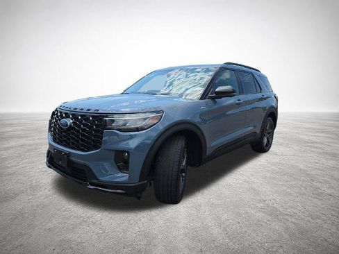 Certified 2025 Ford Explorer ST-Line w/ Premium Package AWD/4WD image 4