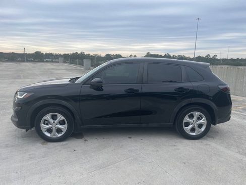 Certified 2023 Honda HR-V LX image 4