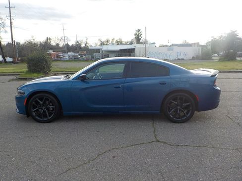 Used 2021 Dodge Charger SXT w/ Blacktop Package image 8