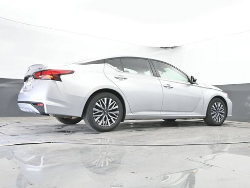 Used 2023 Nissan Altima 2.5 SV FWD image 44