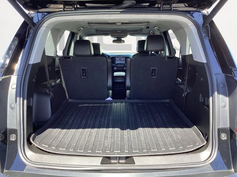 Used 2023 GMC Acadia AT4 w/ Technology Package image 16