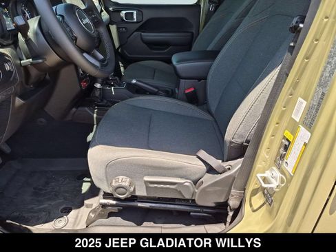 Used 2025 Jeep Gladiator Sport AWD/4WD image 14