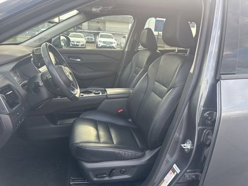 Used 2023 Nissan Rogue SL w/ SL Premium Package image 16