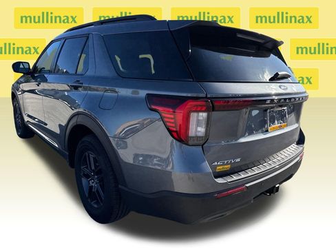 Certified 2025 Ford Explorer Active image 9