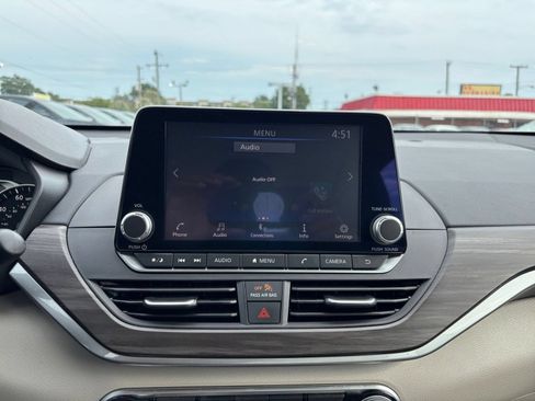 Used 2025 Nissan Altima 2.5 SV FWD image 20
