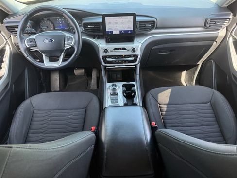 Used 2021 Ford Explorer XLT RWD image 10