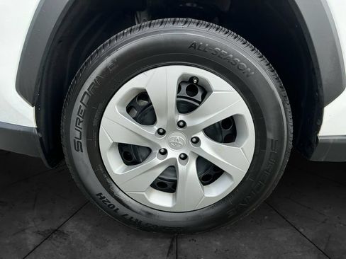 Used 2024 Toyota RAV4 LE AWD/4WD image 15