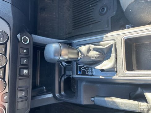 Used 2023 Toyota Tacoma TRD Off-Road image 15