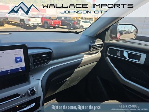 Used 2023 Ford Explorer XLT image 11