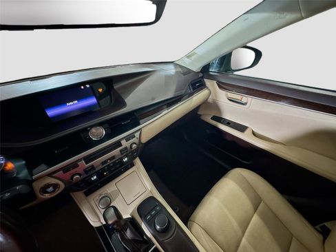 Used 2017 Lexus ES 350 w/ Premium Package FWD image 8